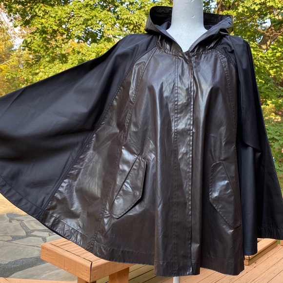 vera wang raincoat